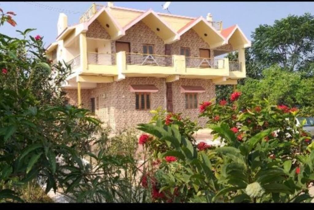 Farmhouse Close To Nature - Kesari Farm Γκαντχιναγκάρ Εξωτερικό φωτογραφία