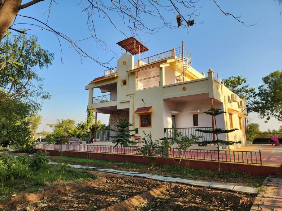 Farmhouse Close To Nature - Kesari Farm Γκαντχιναγκάρ Εξωτερικό φωτογραφία